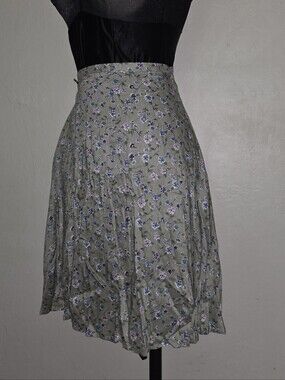 Vintage 1980s 1990s Bentley Sage Green Floral Mini Skirt